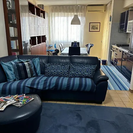 Grelly's House - In - 50 Meters From The Metro Appartamento