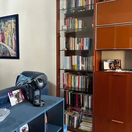 Grelly's House - In - 50 Meters From The Metro Appartamento *