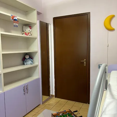 Grelly's House - In - 50 Meters From The Metro Apartment *