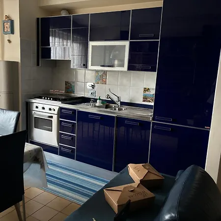 Grelly's House - In - 50 Meters From The Metro Apartment *