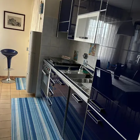 Grelly's House - In - 50 Meters From The Metro Apartment Rome